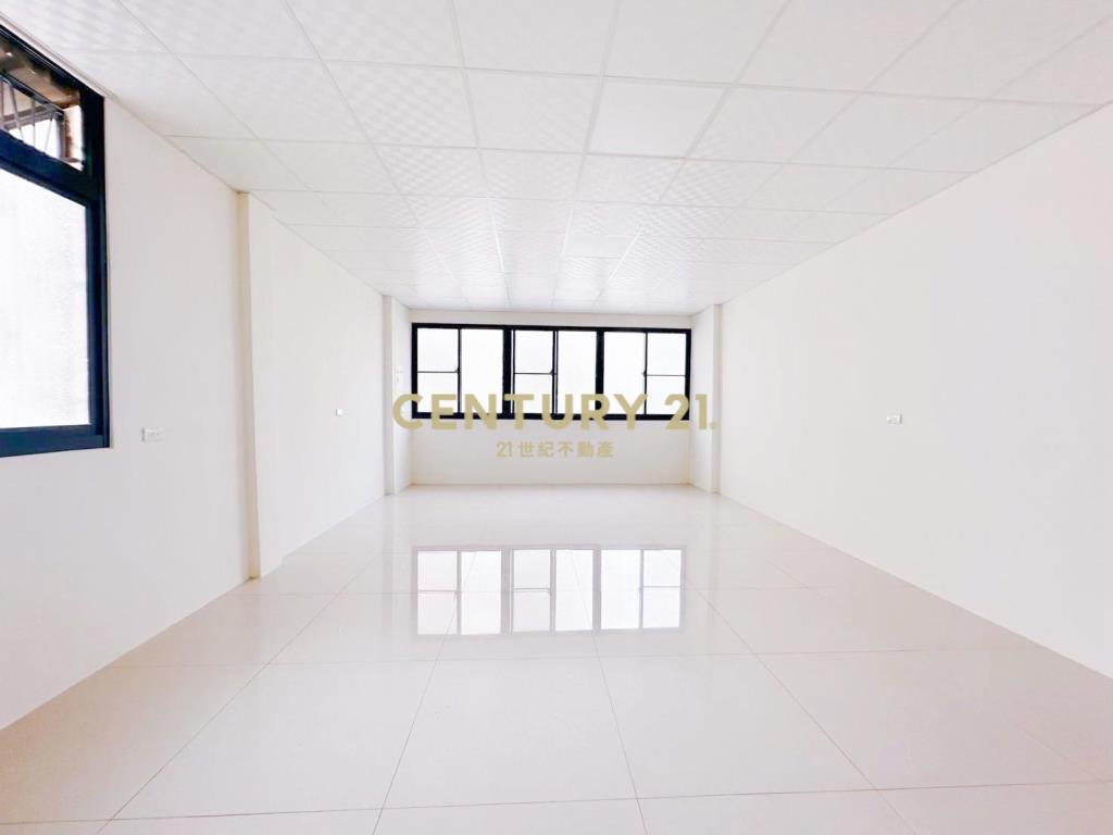 大里中興路雙面臨路透天