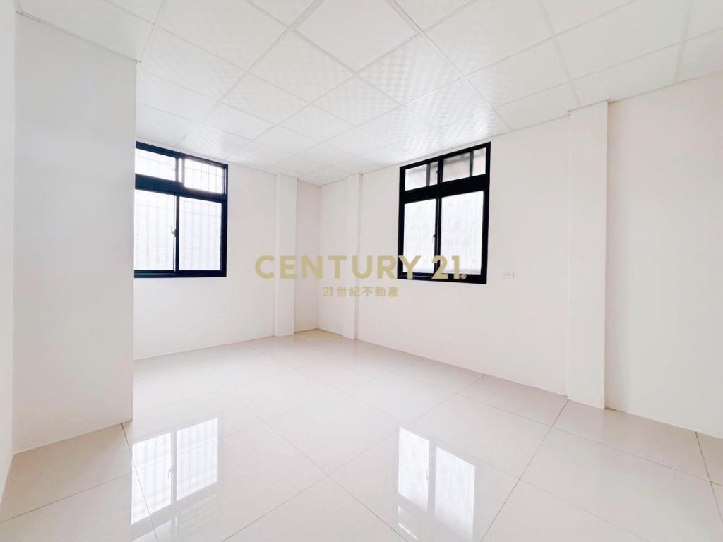 大里中興路雙面臨路透天