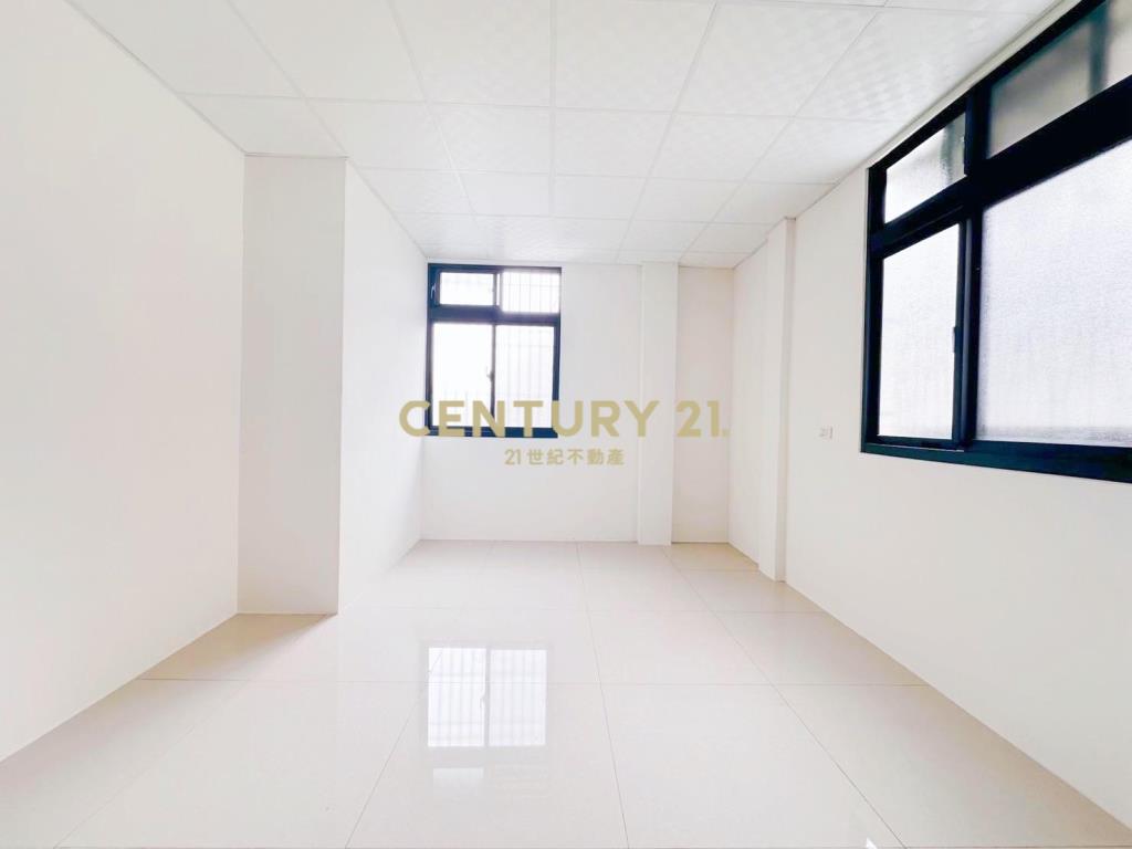 大里中興路雙面臨路透天