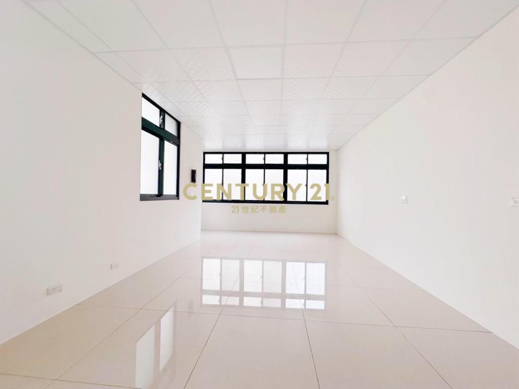 大里中興路雙面臨路透天