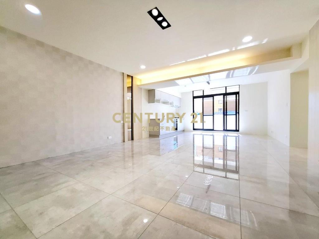 忠孝商圈邊間採光大三房+平車