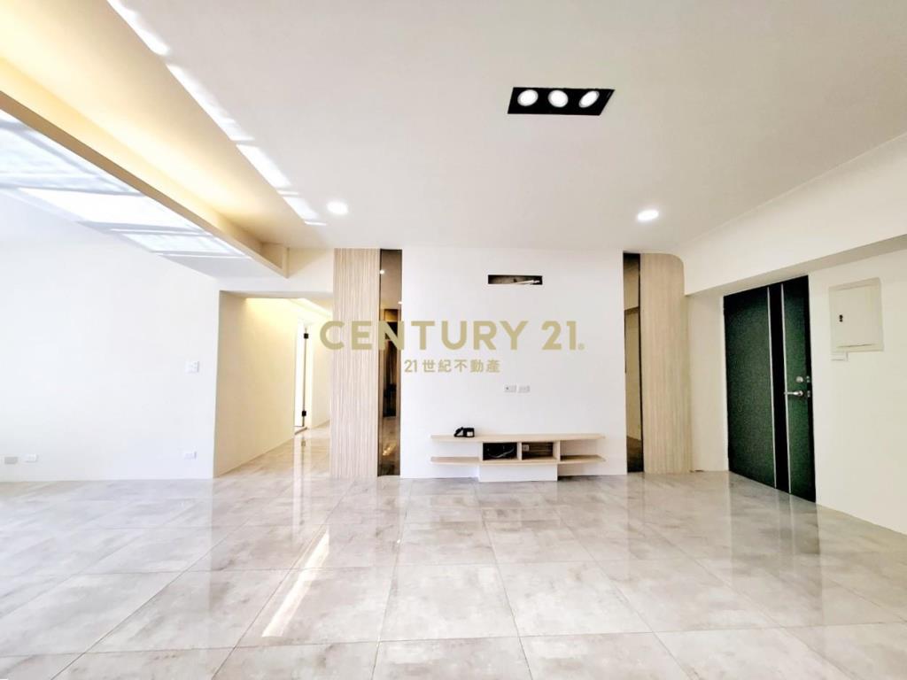 忠孝商圈邊間採光大三房+平車