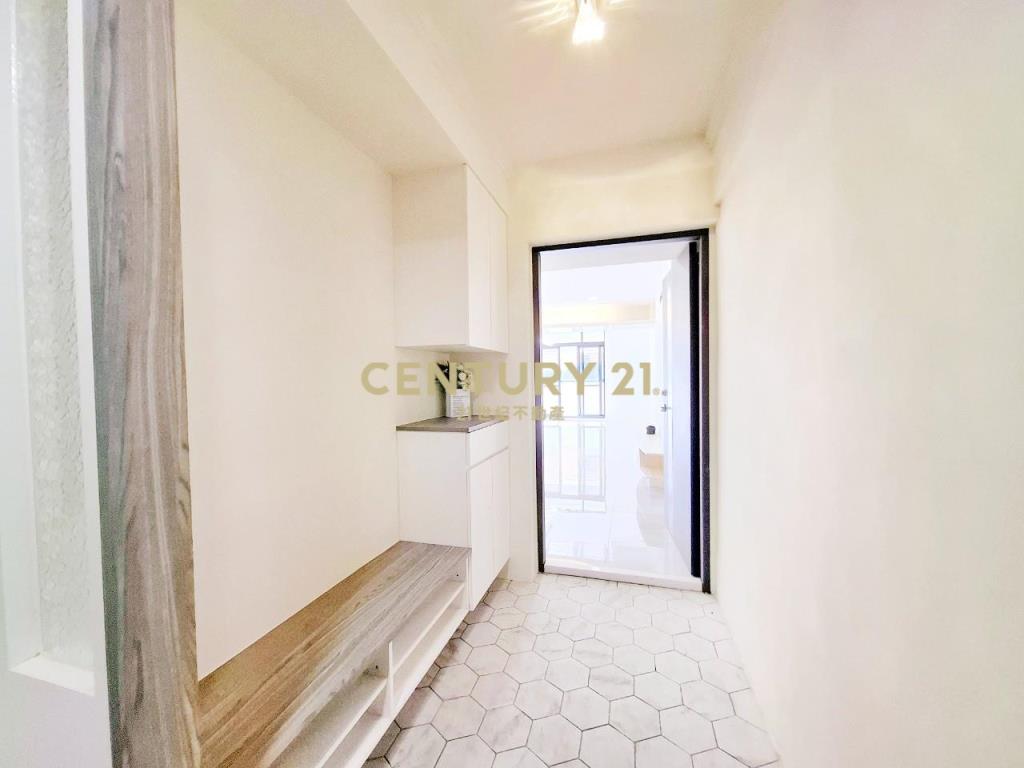 忠孝商圈邊間採光大三房+平車