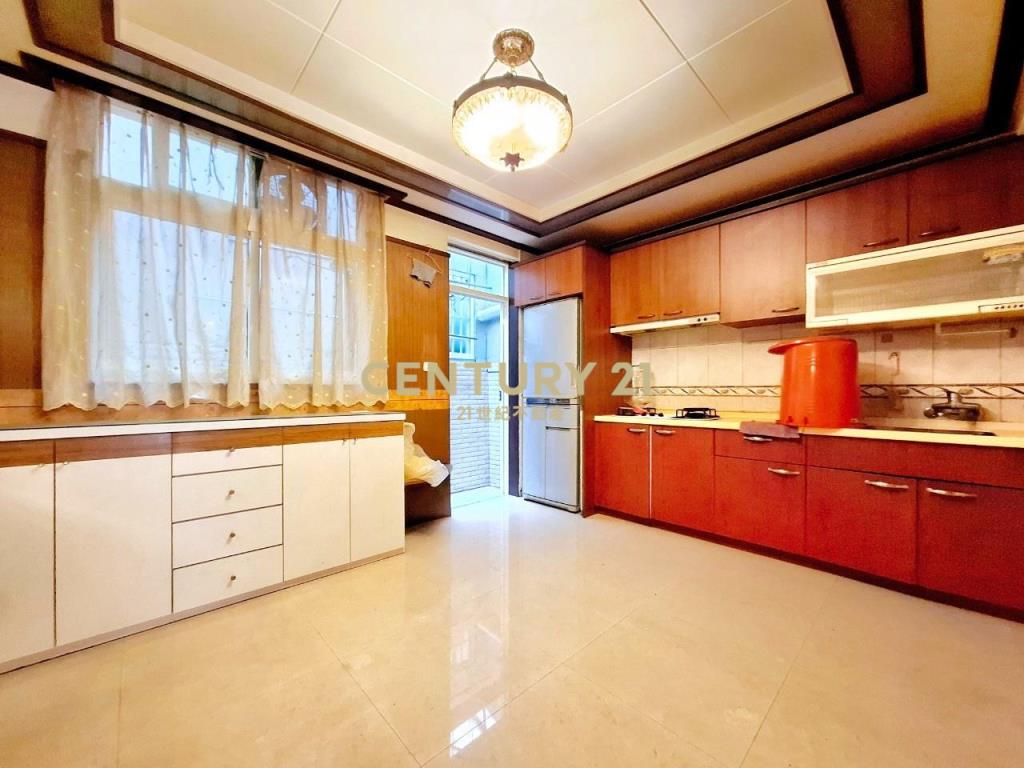 正五期文心森林公園車庫美墅