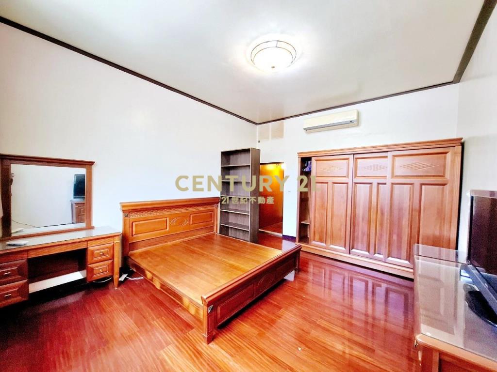 正五期文心森林公園車庫美墅