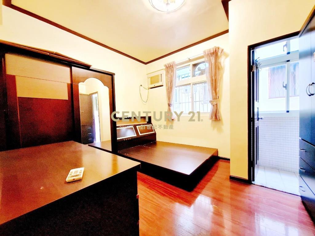 正五期文心森林公園車庫美墅