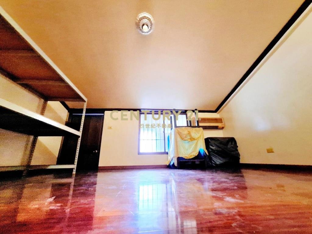 正五期文心森林公園車庫美墅