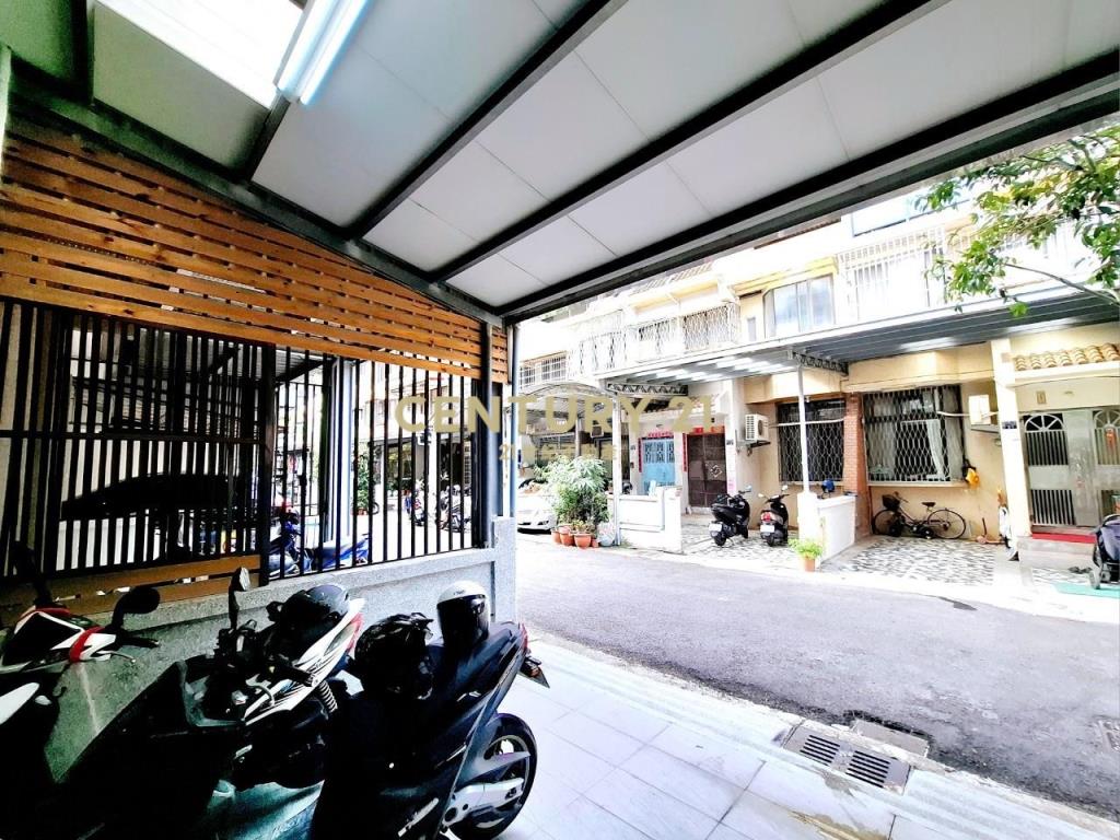 正五期文心森林公園車庫美墅