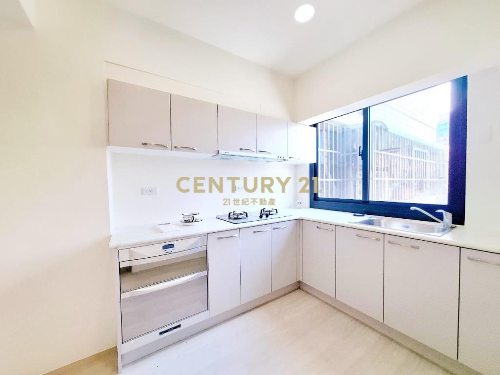 京馥特區美三房平車