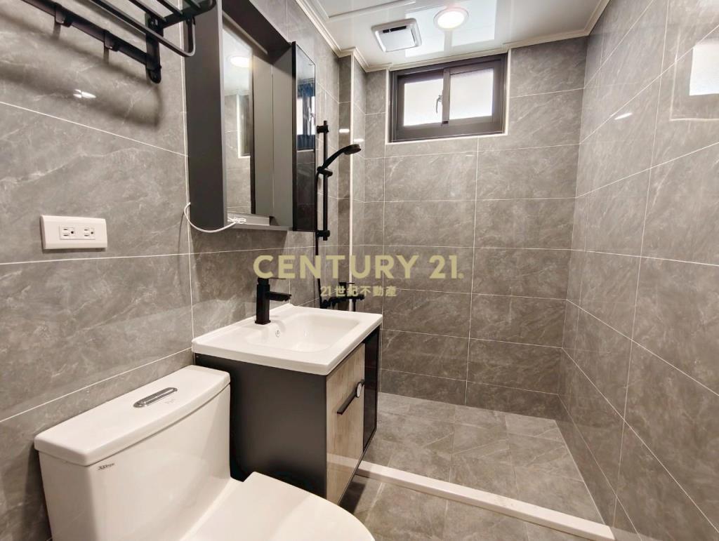 美術館全新整理車庫孝親透天