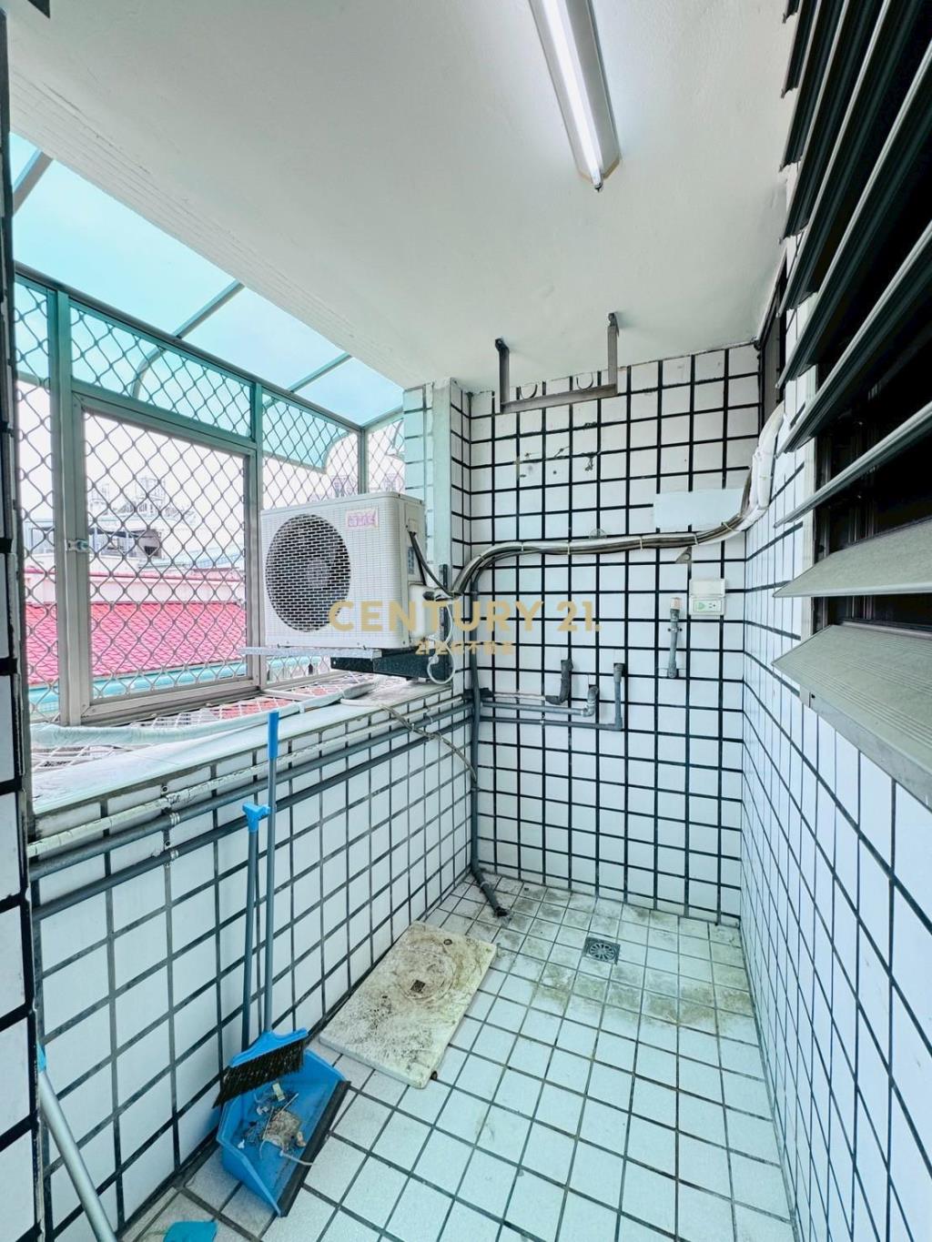 大里綠園金邸稀有三房平車