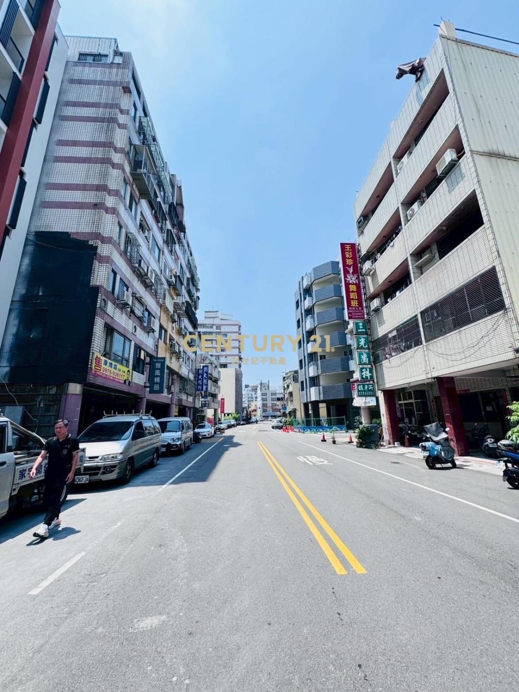 臨15米路全新整棟收租電梯13套