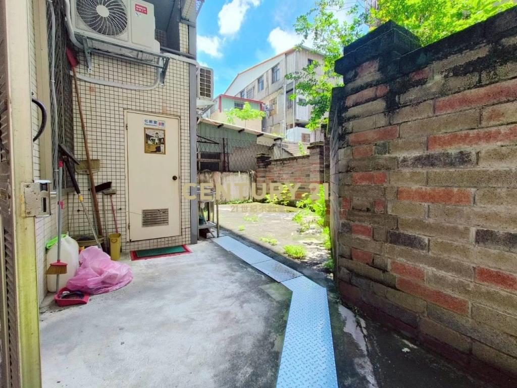 台中法院旁出租1F+B1店面