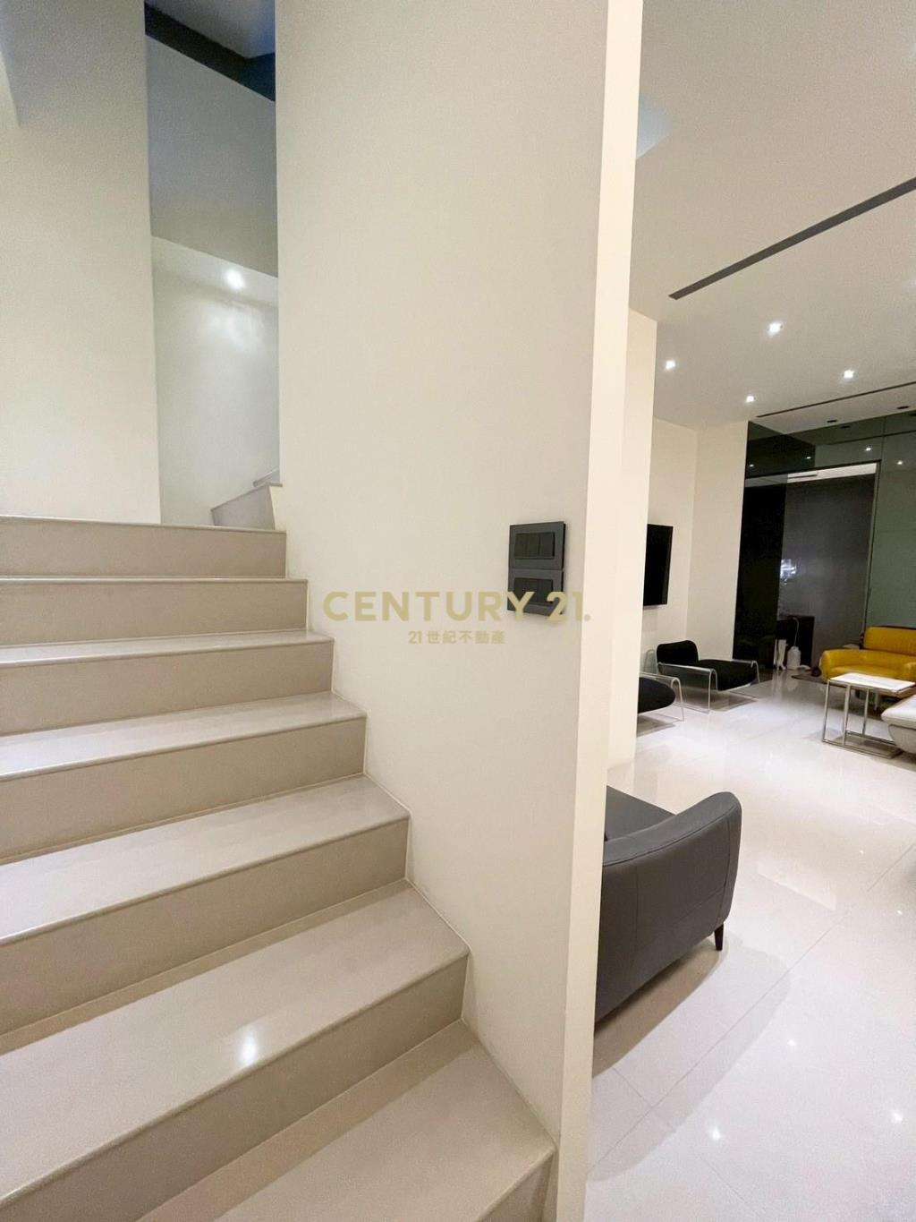 彰化金馬路旁百萬裝潢美樓店