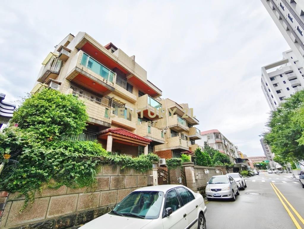 八期豐樂公園大地坪大面寬臨路別墅