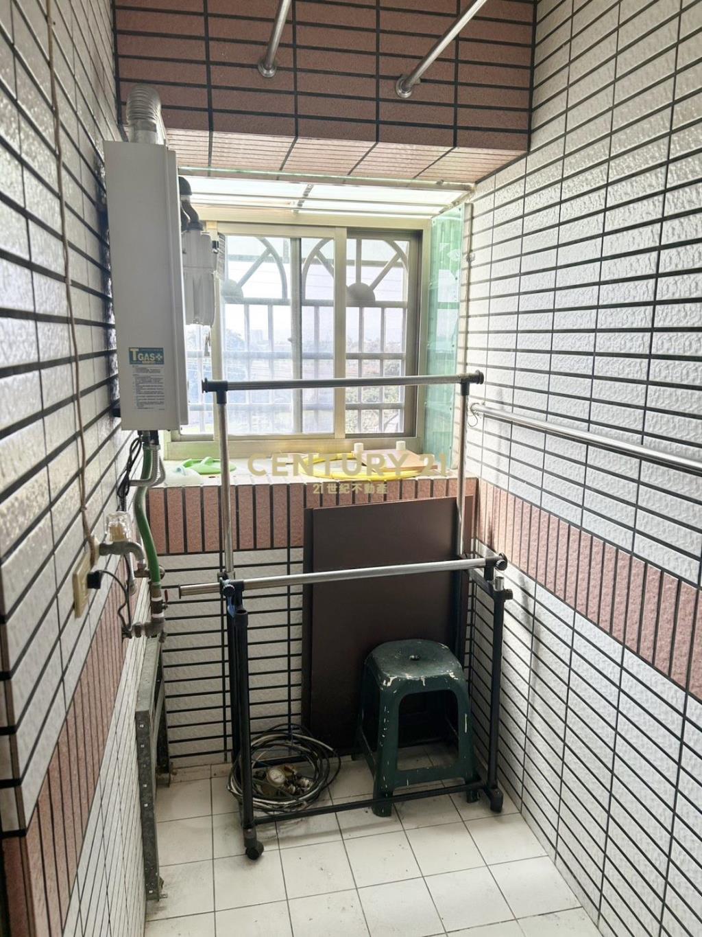 潭子勝利商圈漂亮3房+車位