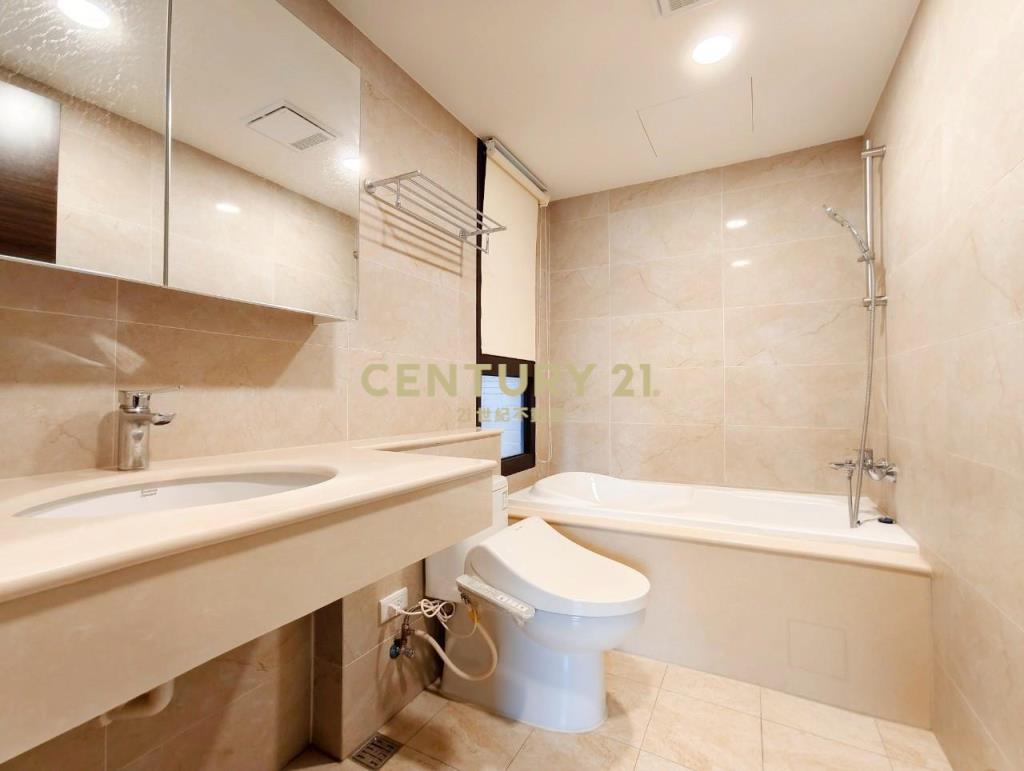 和平國小輕屋齡3房平車露台樹梢戶