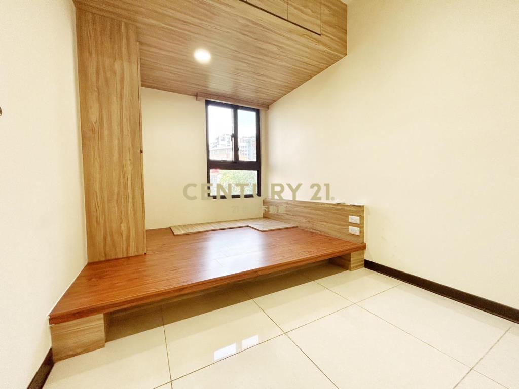 和平國小輕屋齡3房平車露台樹梢戶