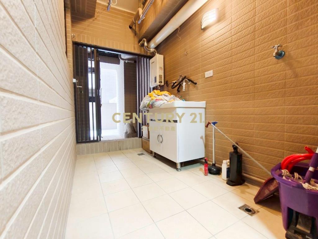 和平國小輕屋齡3房平車露台樹梢戶