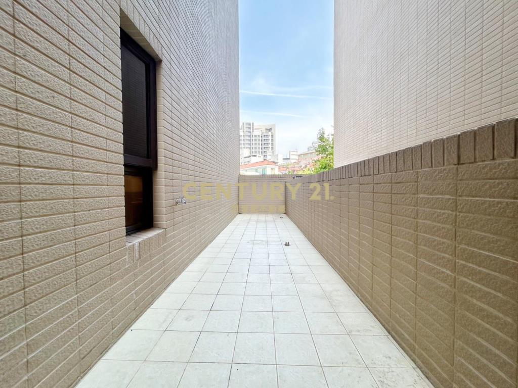 和平國小輕屋齡3房平車露台樹梢戶