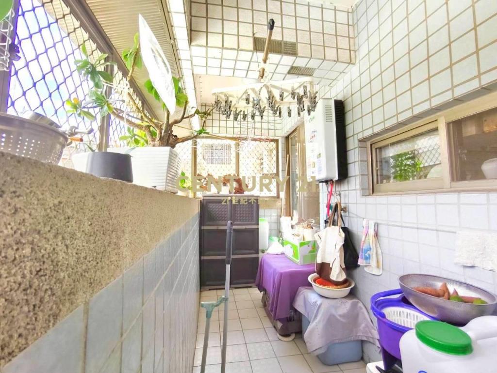 金和源3房十車位