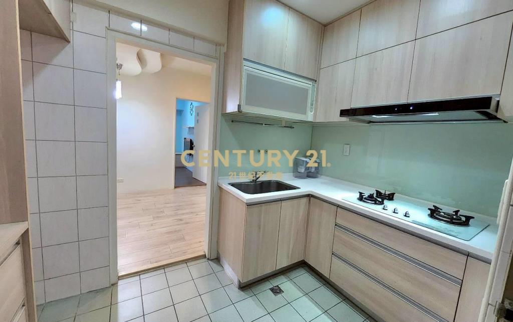 專簽純真年代3+1房平面車位