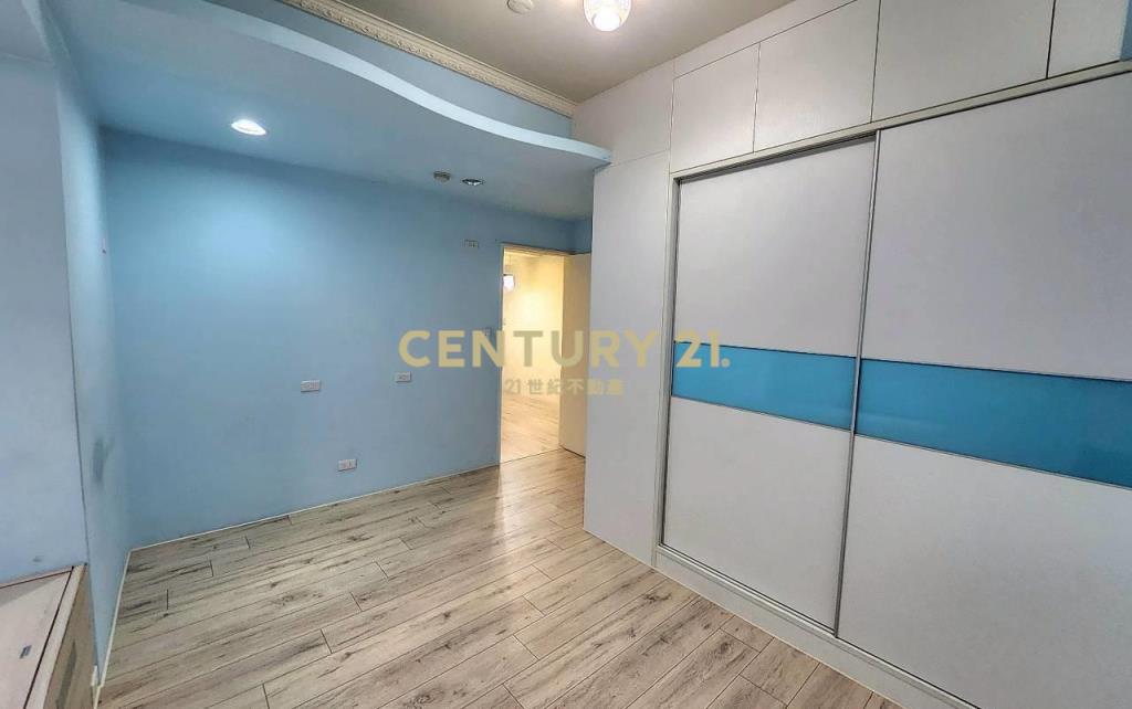 專簽純真年代3+1房平面車位