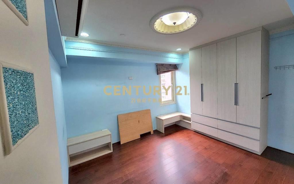 專簽純真年代3+1房平面車位