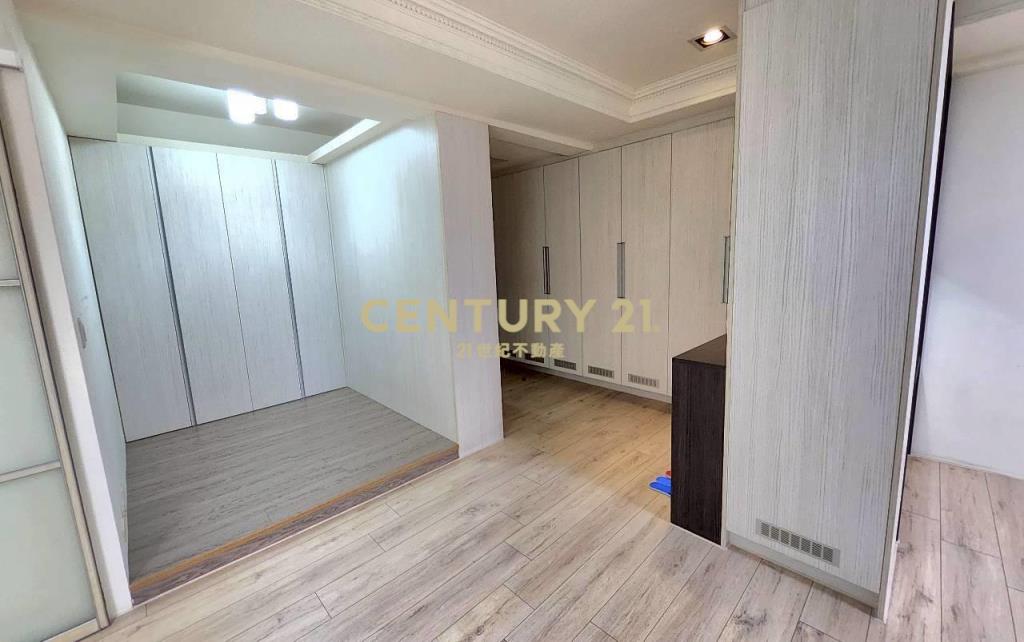 專簽純真年代3+1房平面車位