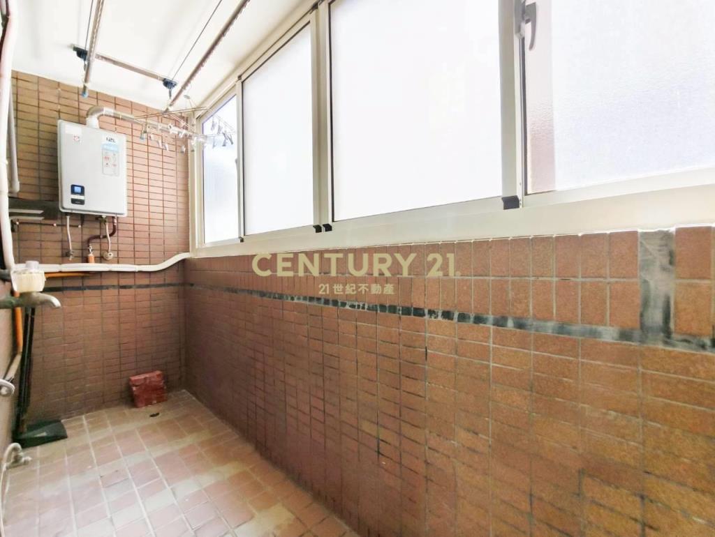 專簽純真年代3+1房平面車位