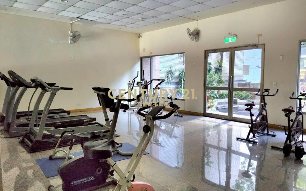 專簽純真年代3+1房平面車位