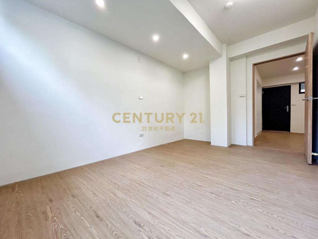 忠孝國小低總價電梯美3房