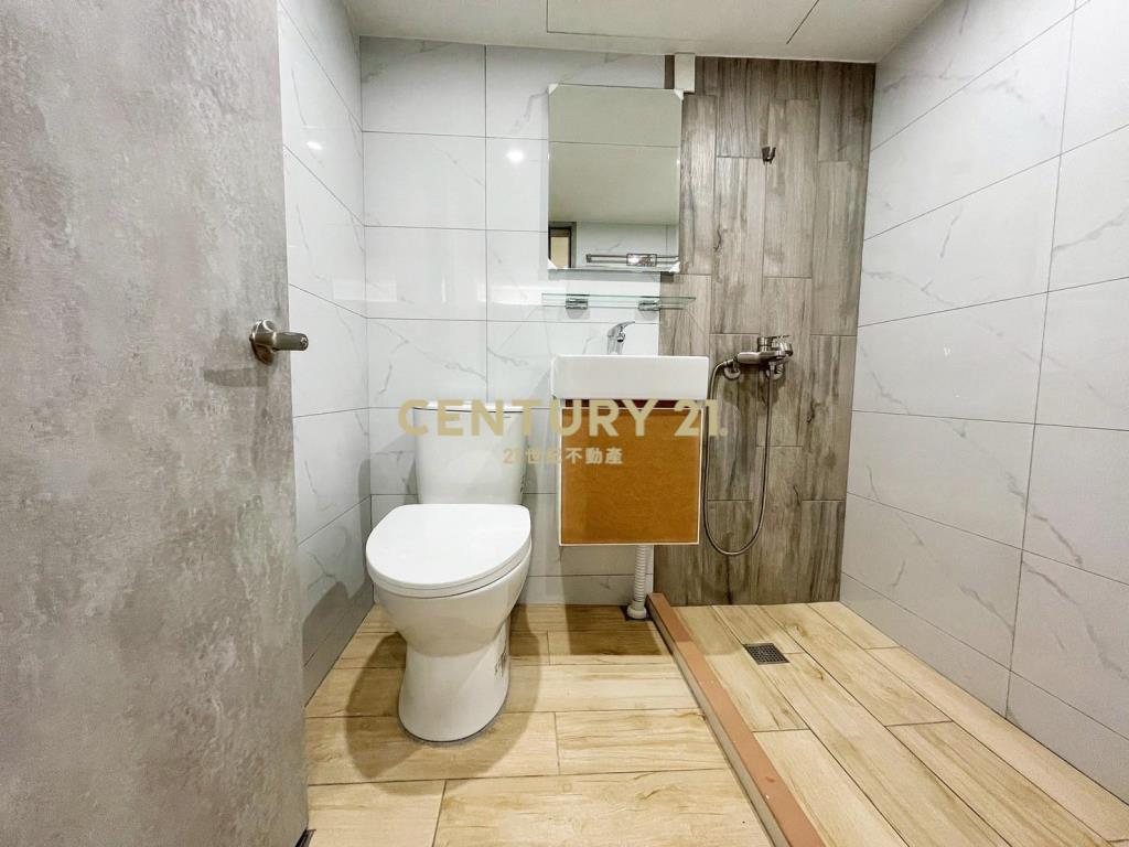 忠孝國小低總價電梯美3房