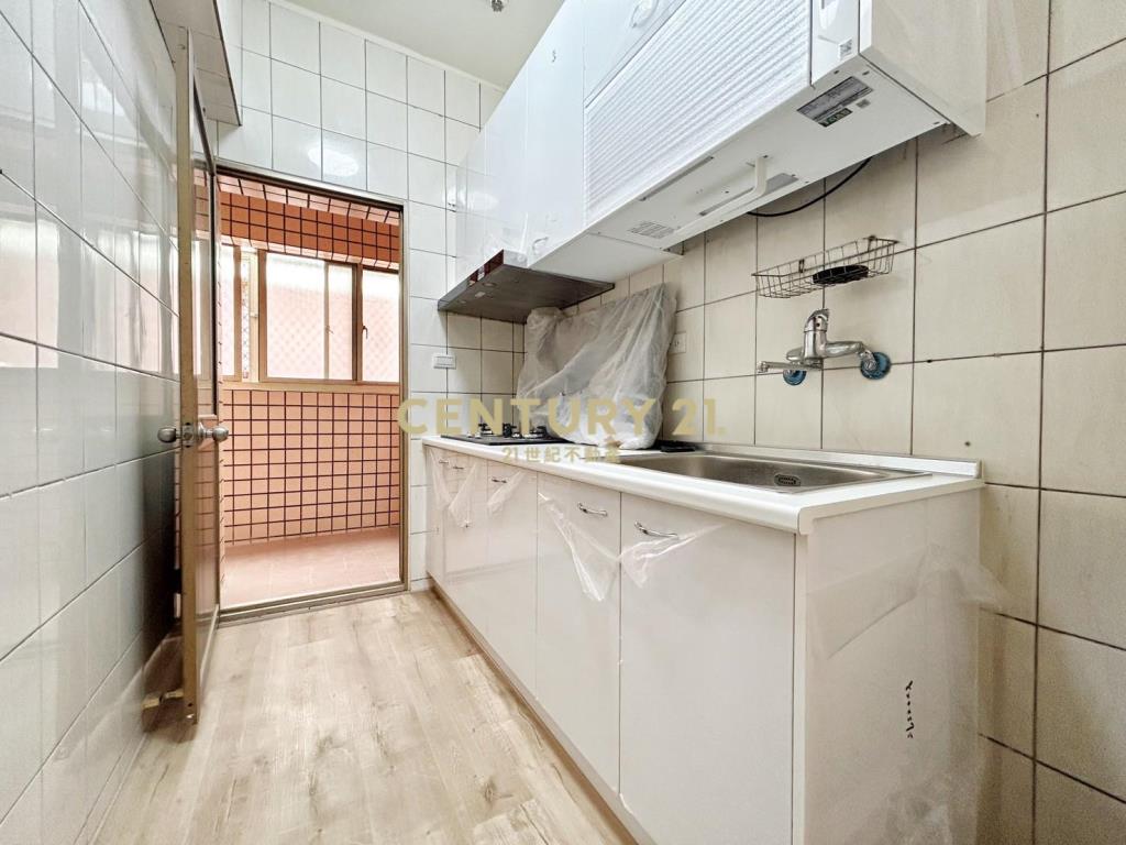 逢甲商圈熊貓天下美3房平車