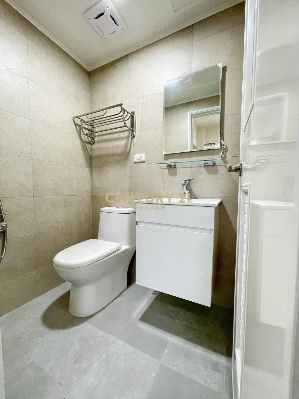 逢甲商圈熊貓天下美3房平車