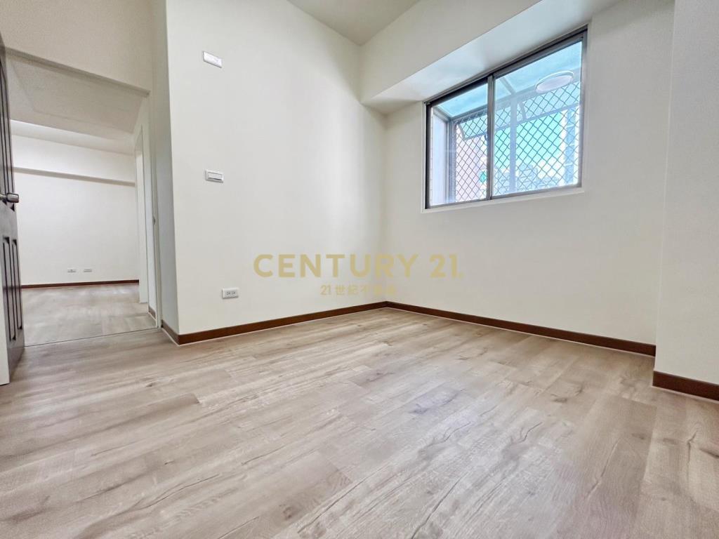 逢甲商圈熊貓天下美3房平車