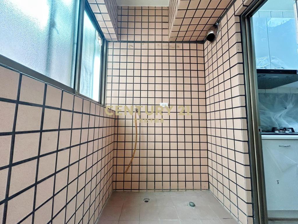 逢甲商圈熊貓天下美3房平車