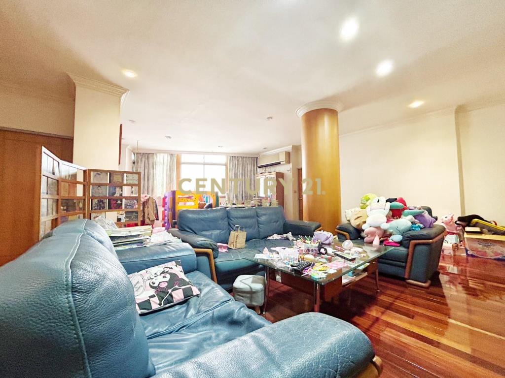 何厝街黃金角透店