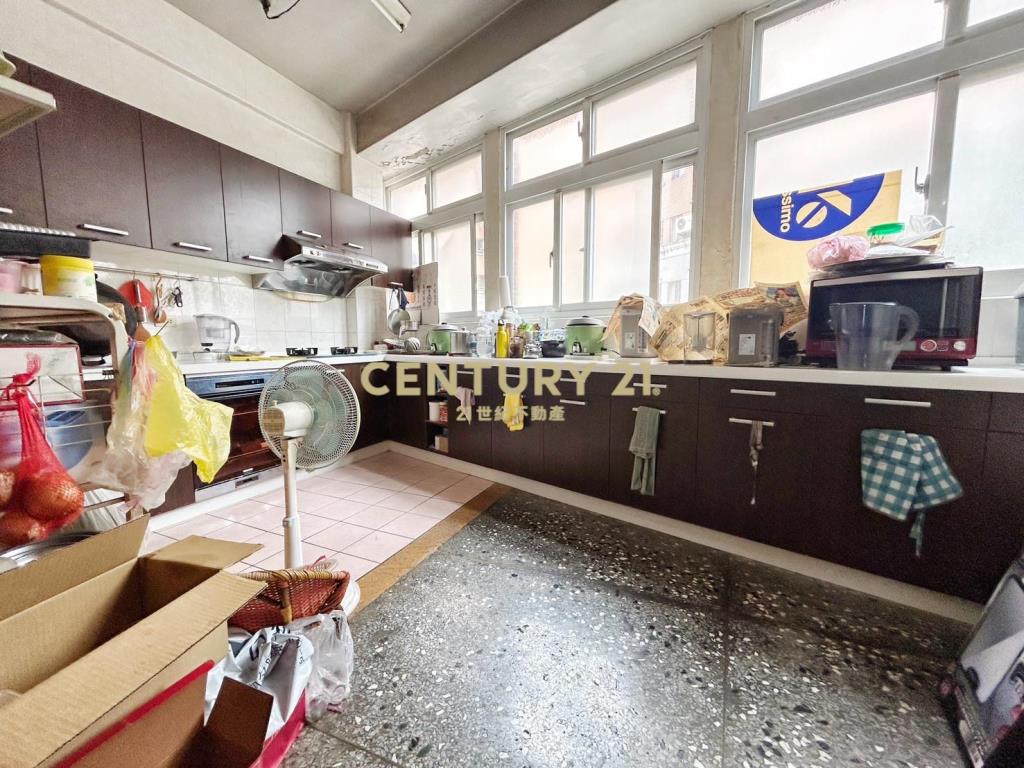 何厝街黃金角透店