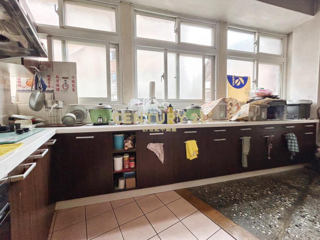 何厝街黃金角透店