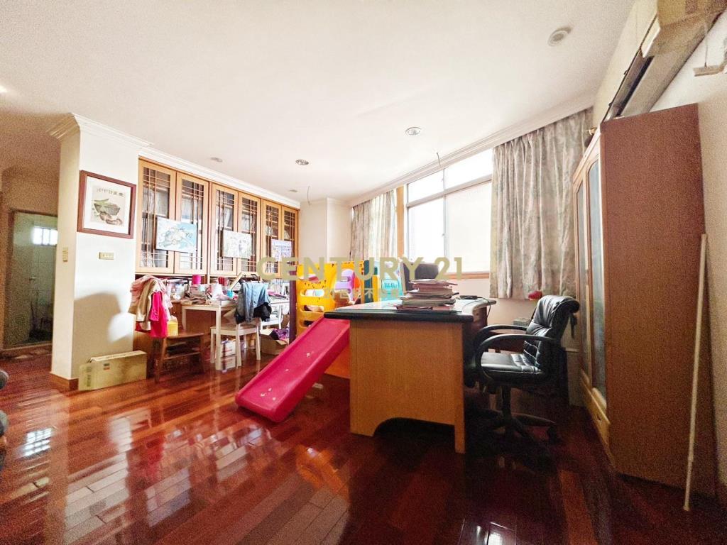 何厝街黃金角透店