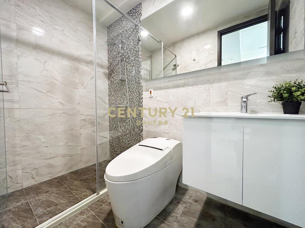 達麗大道次頂樓景觀戶