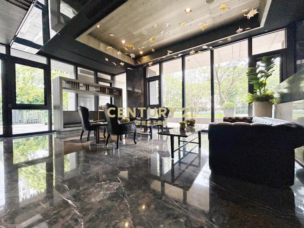 達麗大道次頂樓景觀戶