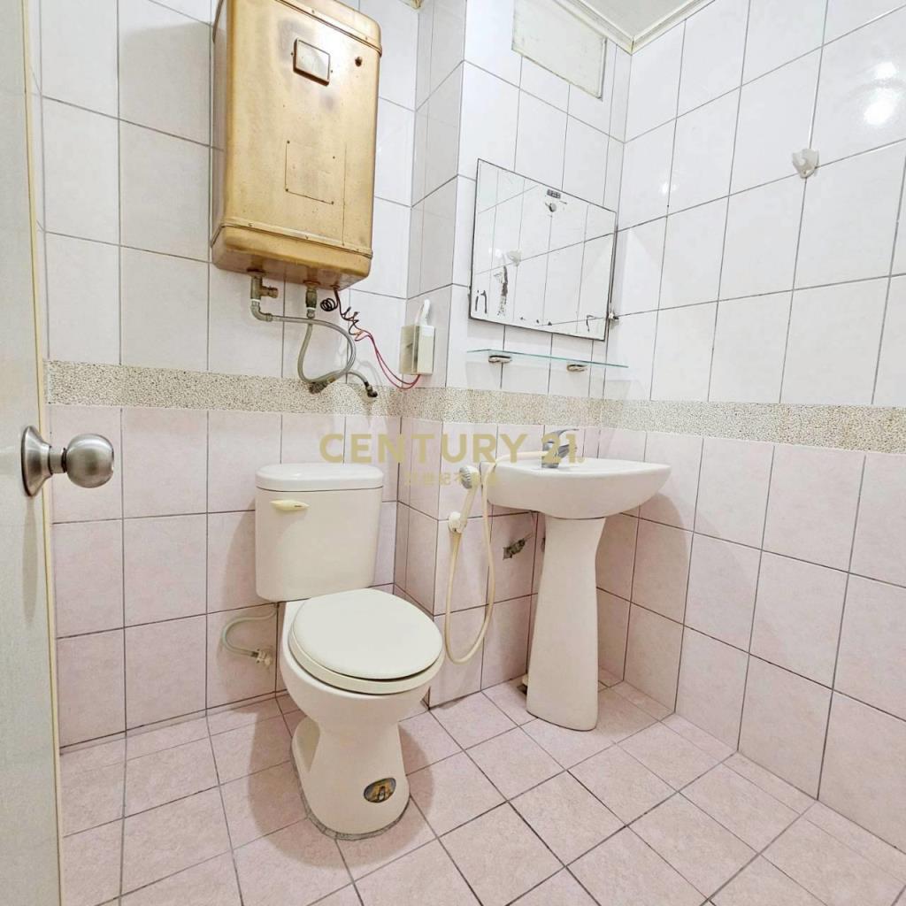 逢甲商圈低總價陽台套房