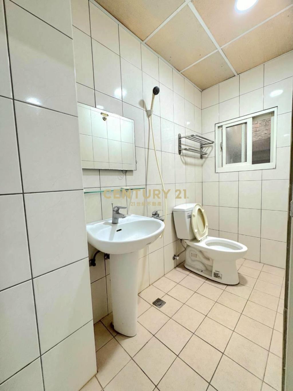 新和街1店面7套房透店