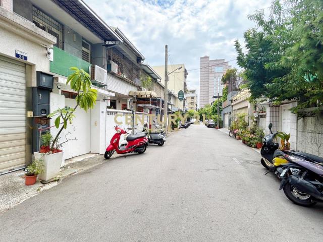 國美館旁文創區孝親房+庭院透天