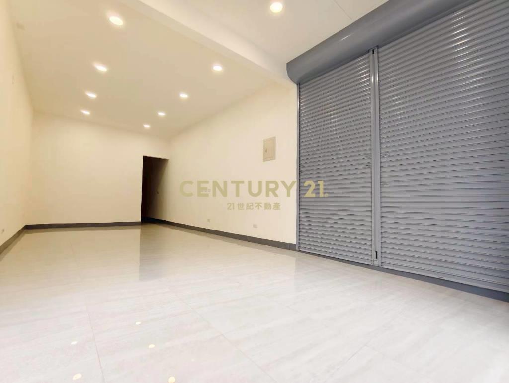 大里新仁路邊間燙金透店