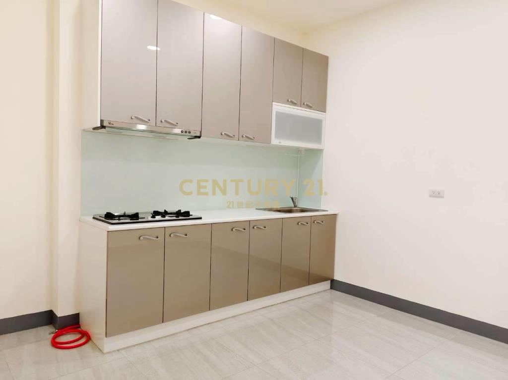 大里新仁路邊間燙金透店