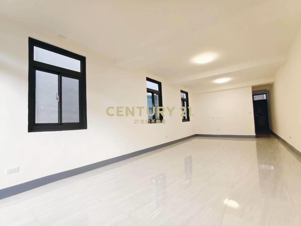 大里新仁路邊間燙金透店