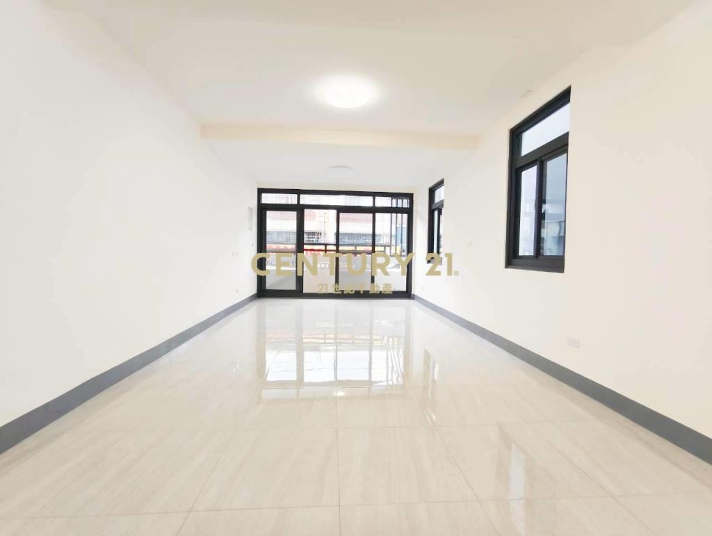 大里新仁路邊間燙金透店